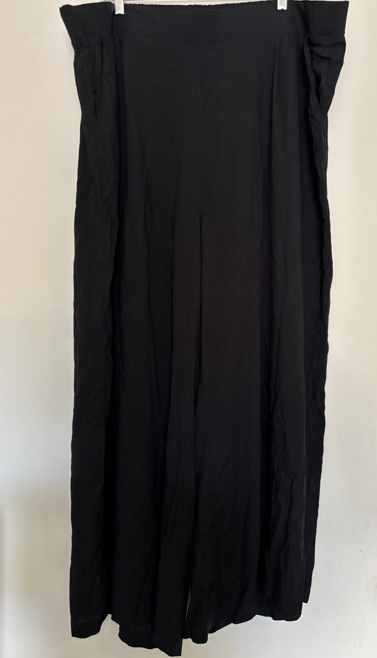 Torrid Wide Leg Pants Plus Size 4 / 4X Black